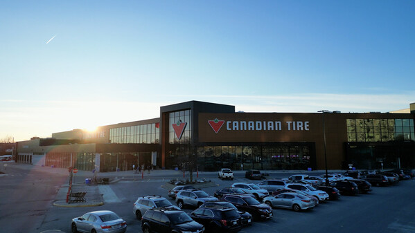 Canadian Tire Store Exterior