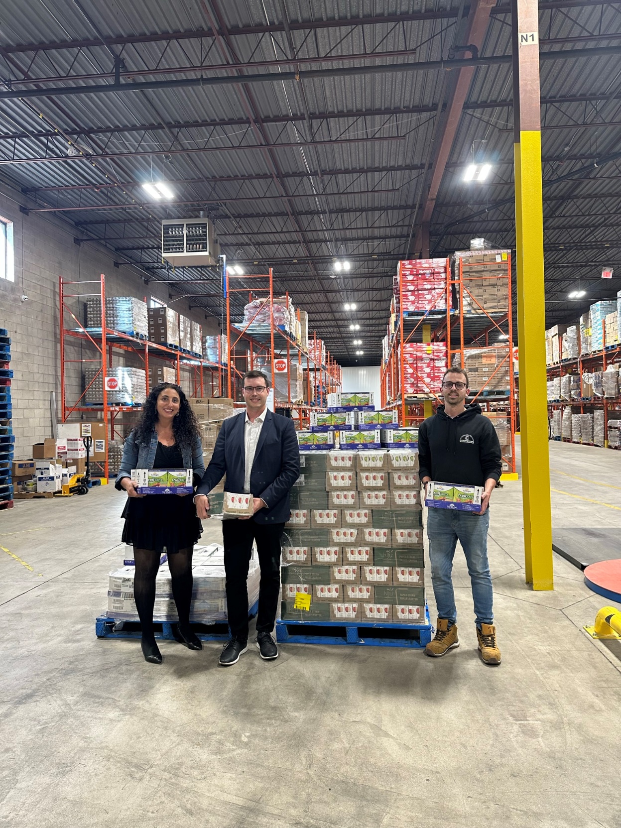 Rabba donates to Mississauga Food Bank